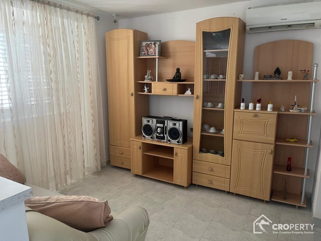 uredena samostojeca kamena kuca maslinikom komiza slika 258818575